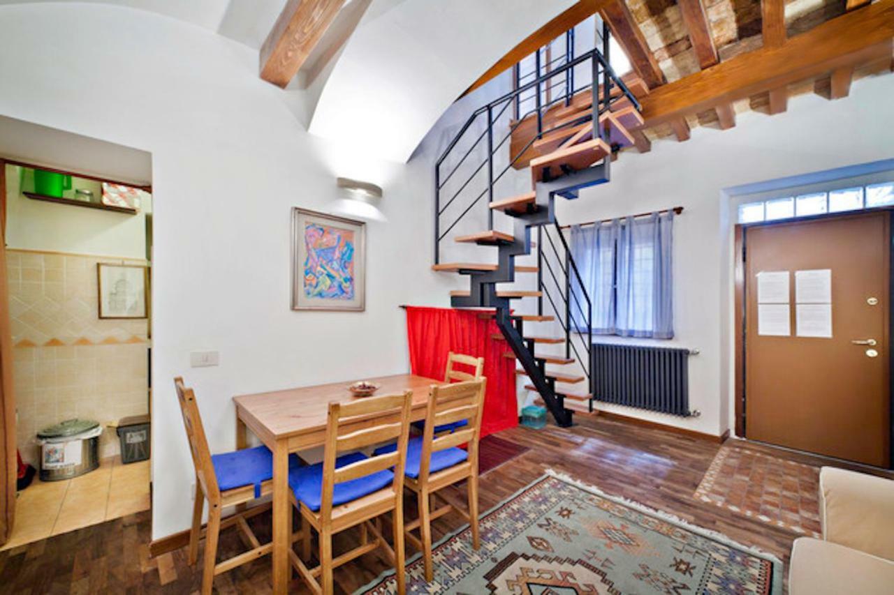 Caratteristico Appartamento A Piazza Navona Rom Exteriör bild